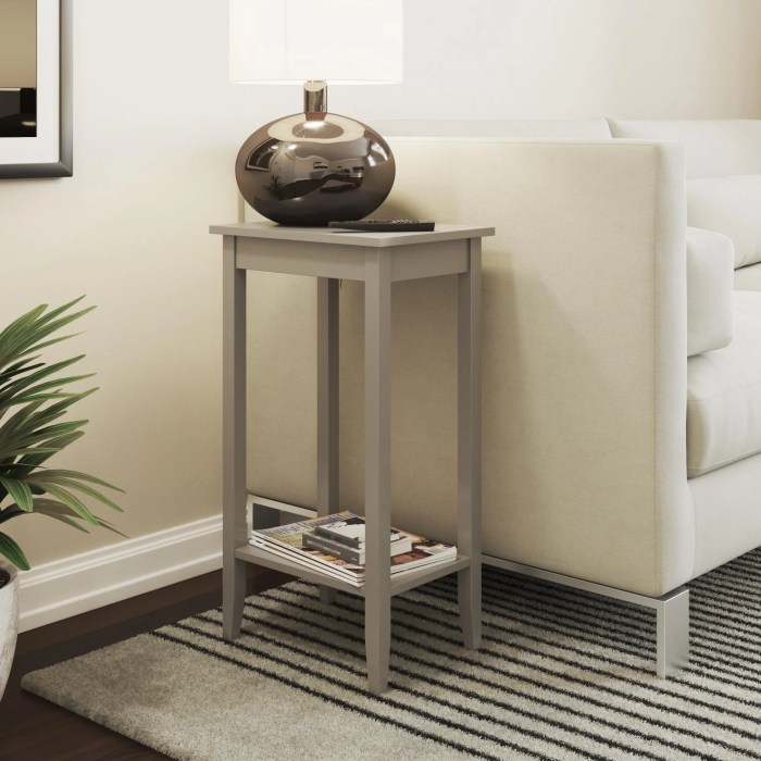 How decorate great room end tables