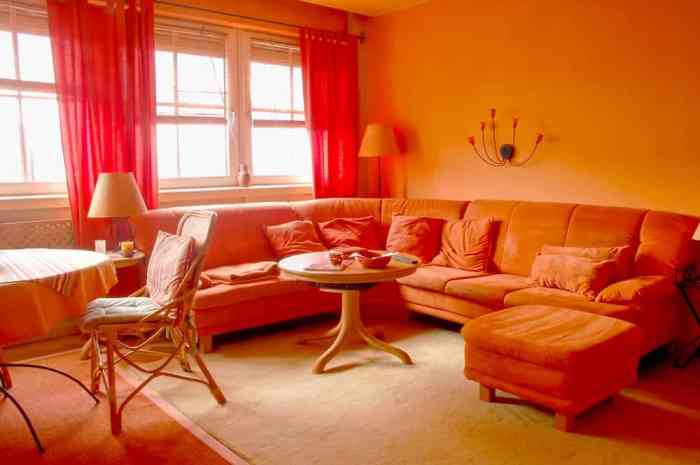 How to decorate an orange living room